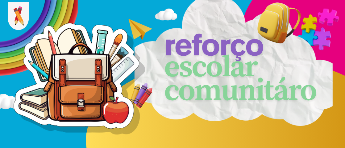 Crianças felizes com materiais escolares
